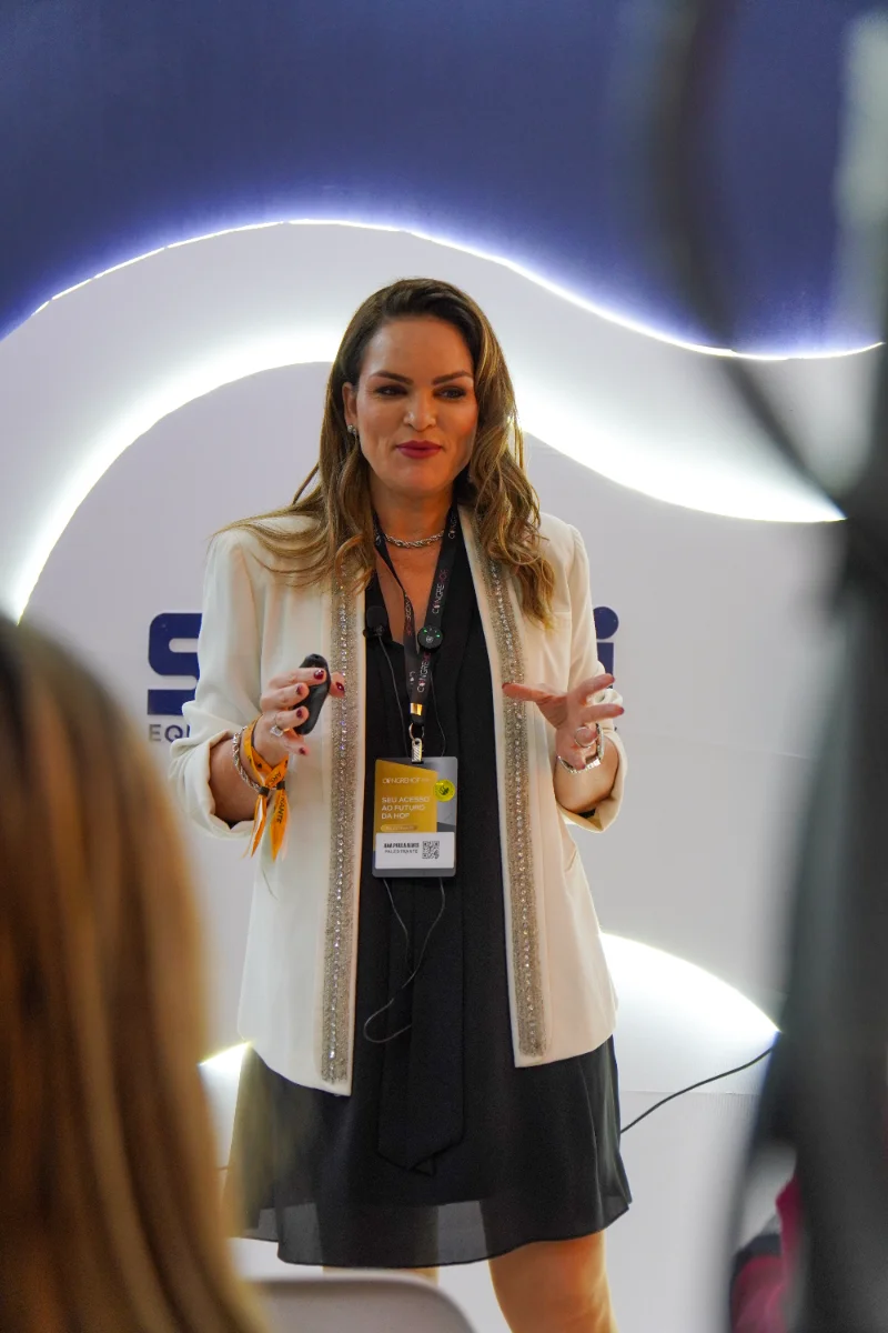 Dra. Ana Paula Alves em treinamento e imersão prática